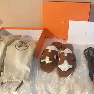Brandnew oran hermes never worn wrong size i am size 7 i bought size 8